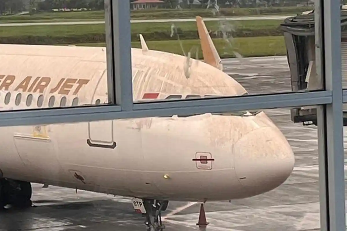 Dampak Erupsi Gunung Ruang Ribuan Penumpang di Bandara Samrat Manado Sulawesi Utara Batal Berangkat