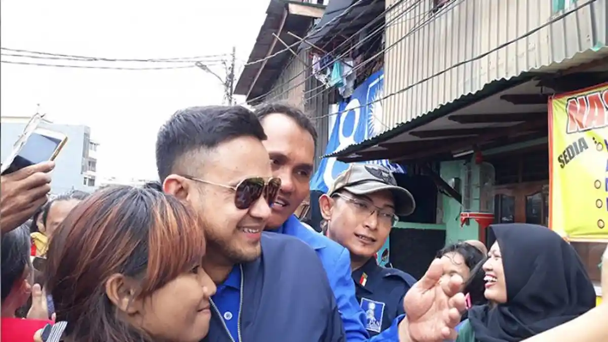 7 Selebritis Ini Bawa Makanan, Obat dan Selimut untuk Korban Kebakaran Krukut
