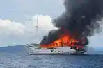 20240301_kapal-pinisi-terbakar-di-raja-ampat.jpg