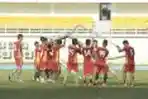 Para pemain Mitra Kukar Bersiap Hadapi Arema