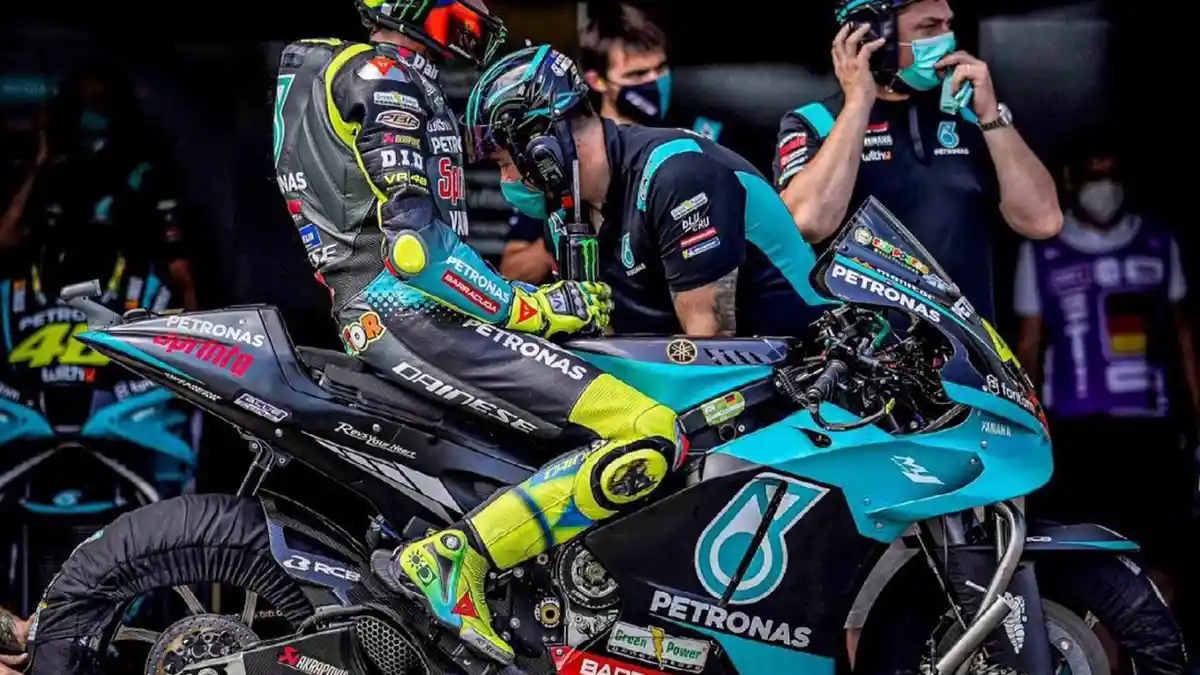 LIVE Streaming MotoGP Jerman 2021 Hari Ini, Rossi Yakin Tren Ban yang Lebih Lunak Buruk Untuknya