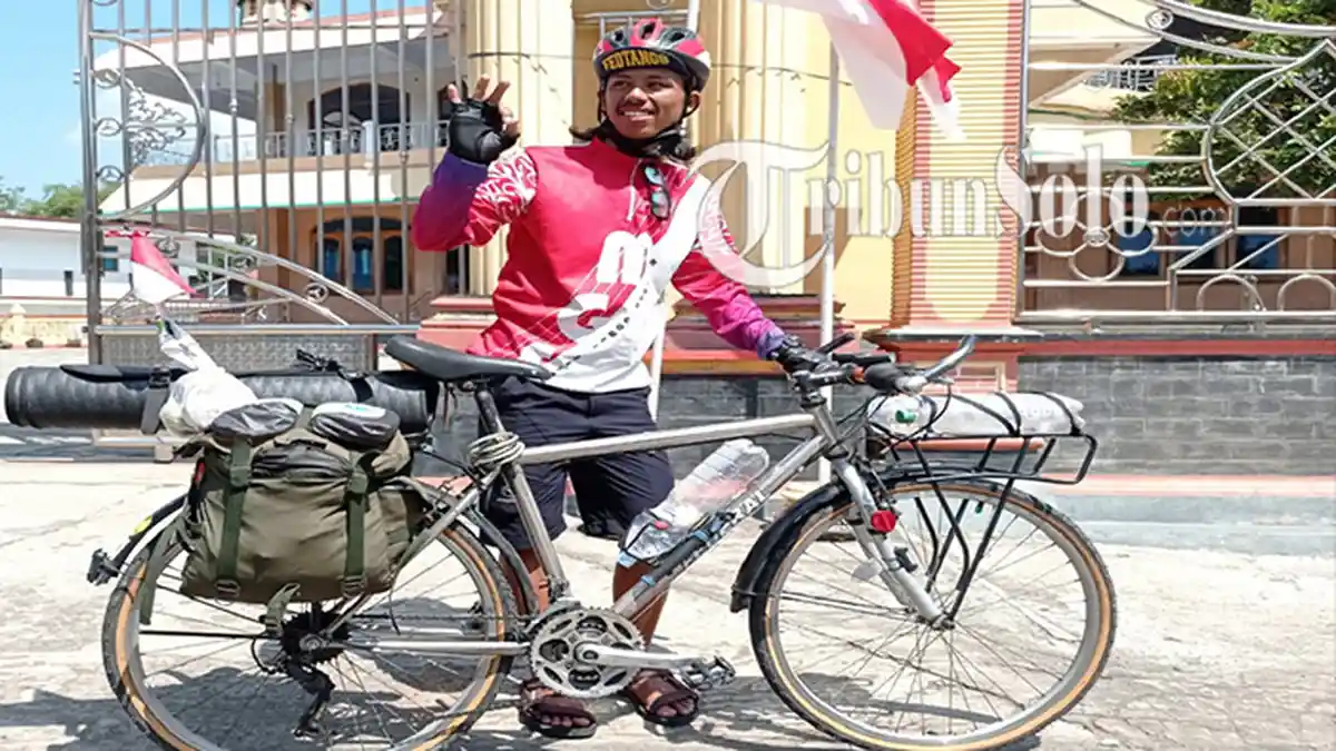 Kisah Bakul Bakso Keliling Gowes Sejauh 650 Km dari Tangerang ke Wonogiri : Demi Sambut HUT ke-76 RI