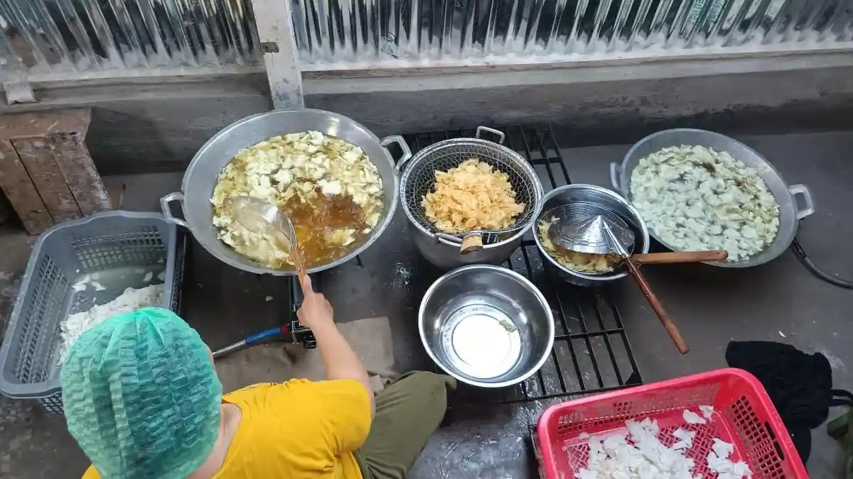 Manfaatkan Sosmed, Strategi UMKM Keripik Singkong Makassar Bertahan di Masa Pandemi