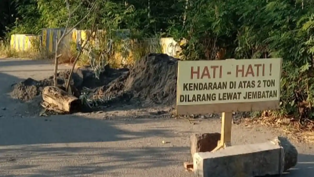 Jembatan Pomakeke di Nagekeo Nyaris Ambruk