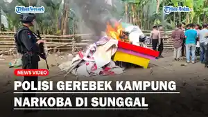 Polisi-Gerebek-Kampung-Narkoba-di-Sunggalss.jpg