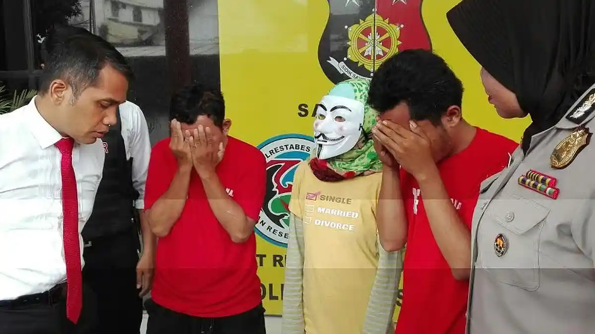 Choiron Tawarkan Istrinya Bisa Diajak 'Begituan' Ramai Ramai, Ini Tarifnya