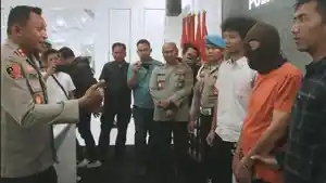 Ketua-Yayasan-Pesantren-di-Tapsel-Rudapaksa-Santriwati_.jpg