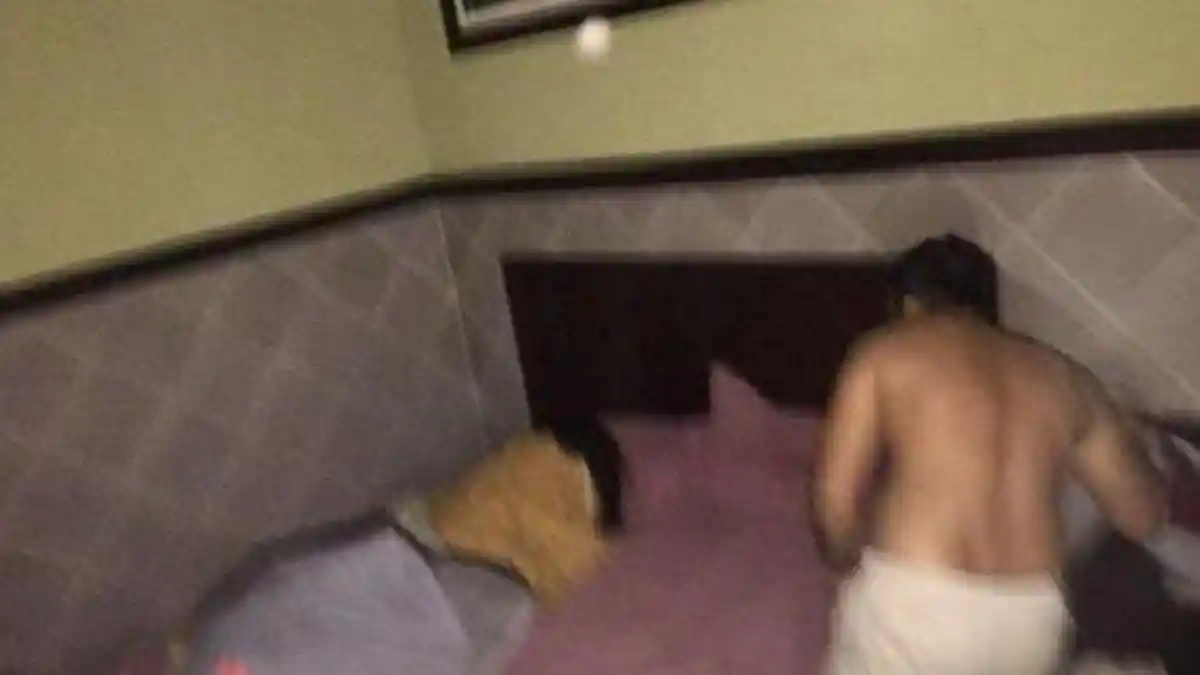Detik-detik Pria Tanpa Baju Digerebek di Kamar Kos, Si Wanita Takut Tapi Menyerahkan Diri