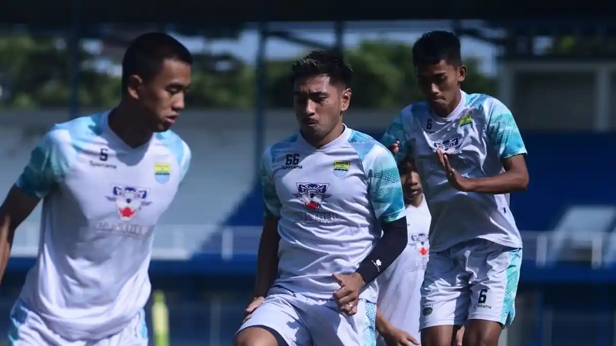 Prediksi Susunan Pemain Persib Bandung Melawan Persikabo 1973 Sore Ini, Baru Nick yang Pasti Main