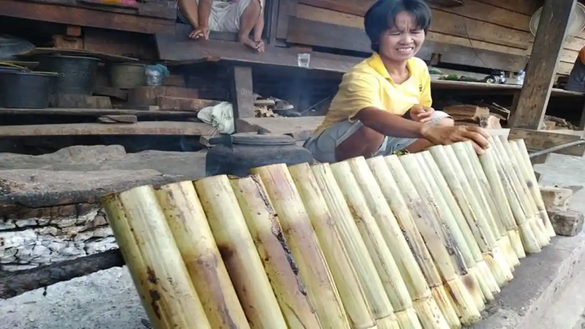 Nikmatnya Menyantap Lemang Ditepian Lematang, Cukup Dengan Rp 10 Ribu Perporsi