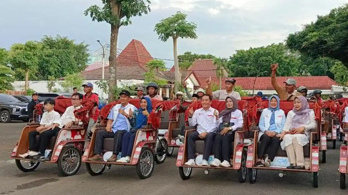 200 Tukang Becak di Bojonegoro Terima Bantuan Becak Listrik dari Presiden Prabowo