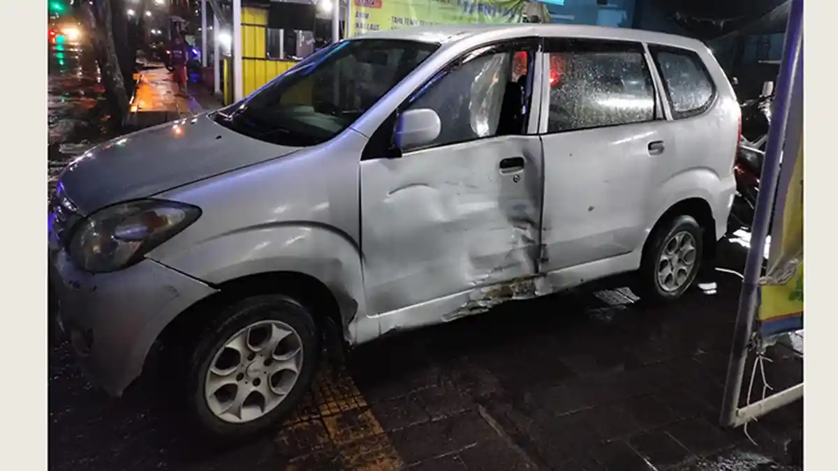 Avanza Tabrak Pemotor di Jembrana, Pengendara Motor Alami Cedera di Kepala