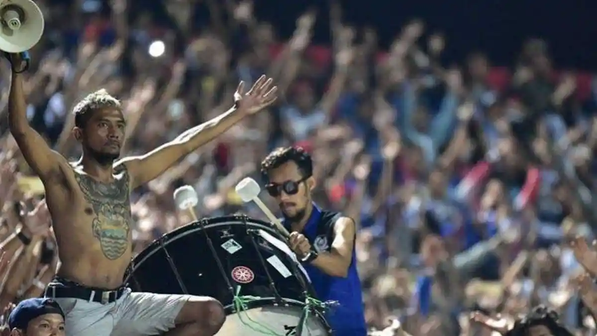 Gagal Curi Poin Penuh di Kandang Persela Lamongan, Bobotoh Bentangkan Sindiran Persib Bandung