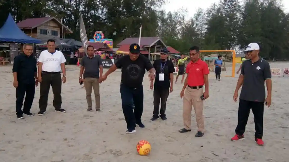 Sepak Bola Pantai Jadi Daya Tarik Wisata di Aceh Singkil
