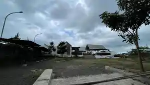 Bangunan-Wisata-Gantangan-Malang-Satu-Titik-penuh-rumput-liar-di-Jalan-Lowokdoro-Kota-Malang.jpg