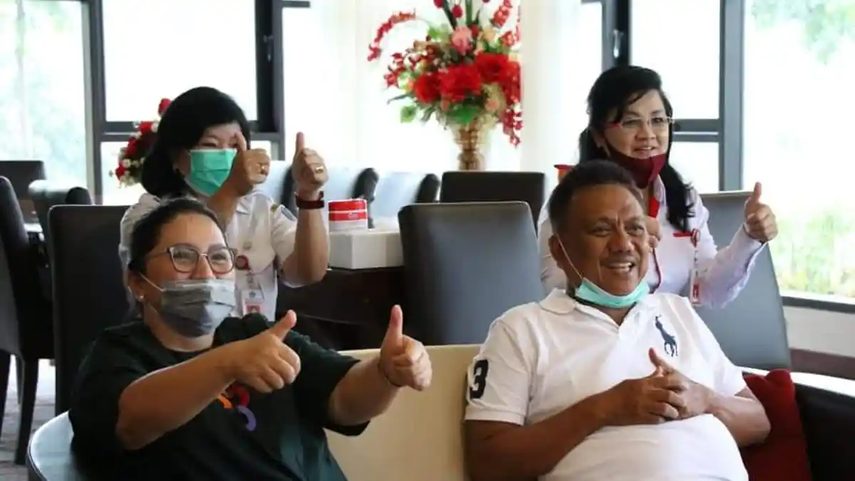Gubernur Olly dan Ibu Rita Berikan Bantuan Produk Ikan Tuna untuk Tenaga Medis