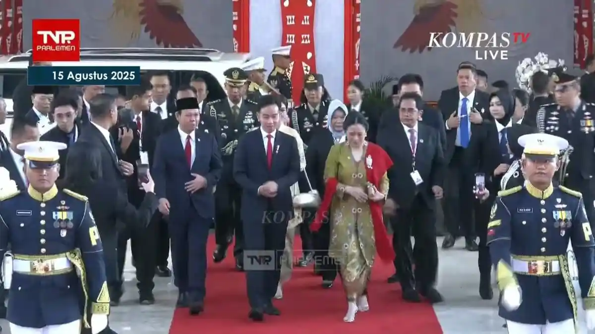 Sambut Presiden Prabowo, Wapres Gibran Ganti Dasi Jadi Biru - wakil-presiden-RI-gibran-di-sidang-tahunan-MPR-2025.jpg