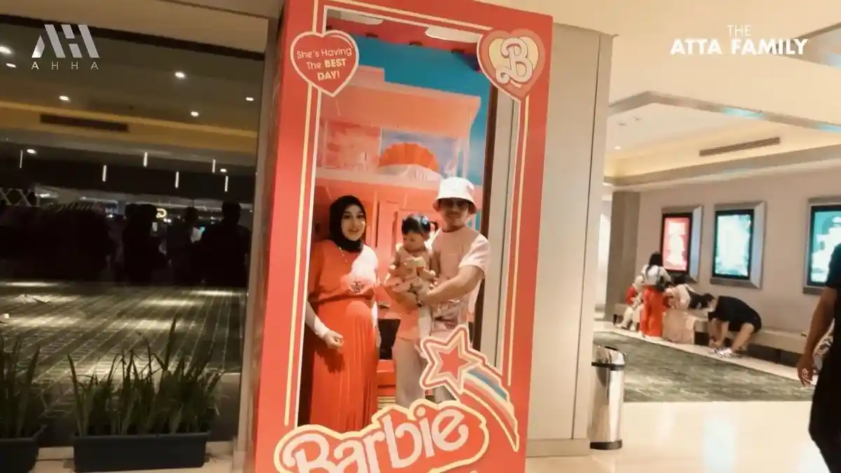 Atta Halilintar Ajak Aurel Hermansyah dan Ameena Pakai Outfit Serba Pink Barbie