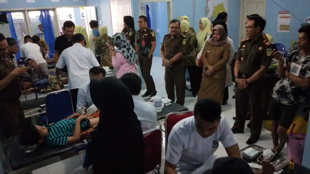 Jelang HBA ke 59 dan IAD ke 19 Kejari Takalar Gelar Khitanan Massal