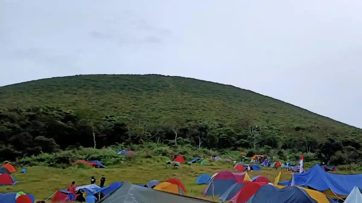 Jalur Pendakian Gunung Gede Pangrango Kembali Dibuka tapi Ada Jalur yang Longsor