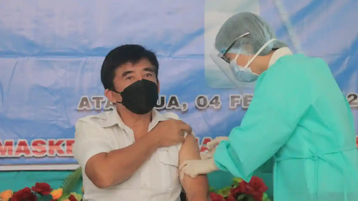 Bupati Belu Willy Lay Ajak Semua Elemen Sukseskan Program Vaksin di Kabupaten Belu INFO