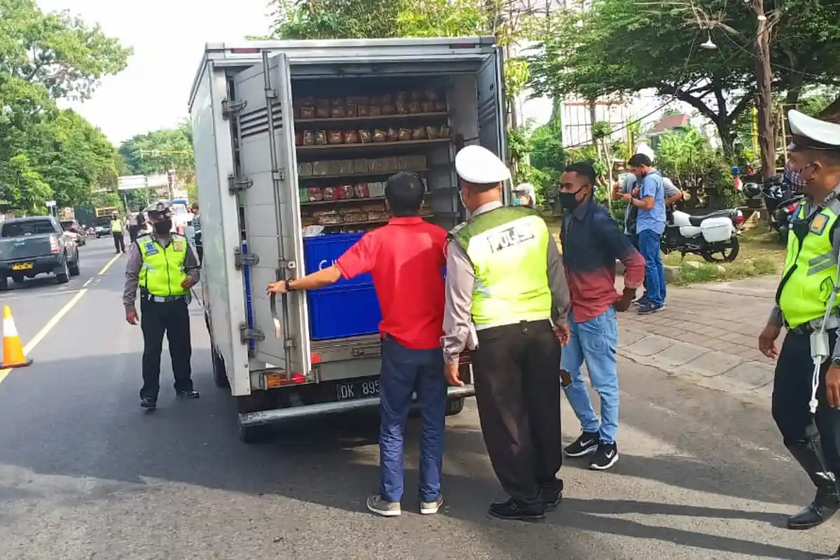 Operasi Penyekatan Dipimpin Kabag Ops Polres Badung, Ini yang Harus di Bawa Jika Pulang Kampung