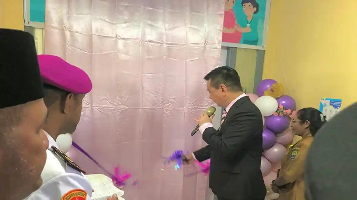 Bupati Launching Ruang Bersalin UPTD Puskesmas Kaimana, Ini Pesan Freddy Thie untuk Nakes