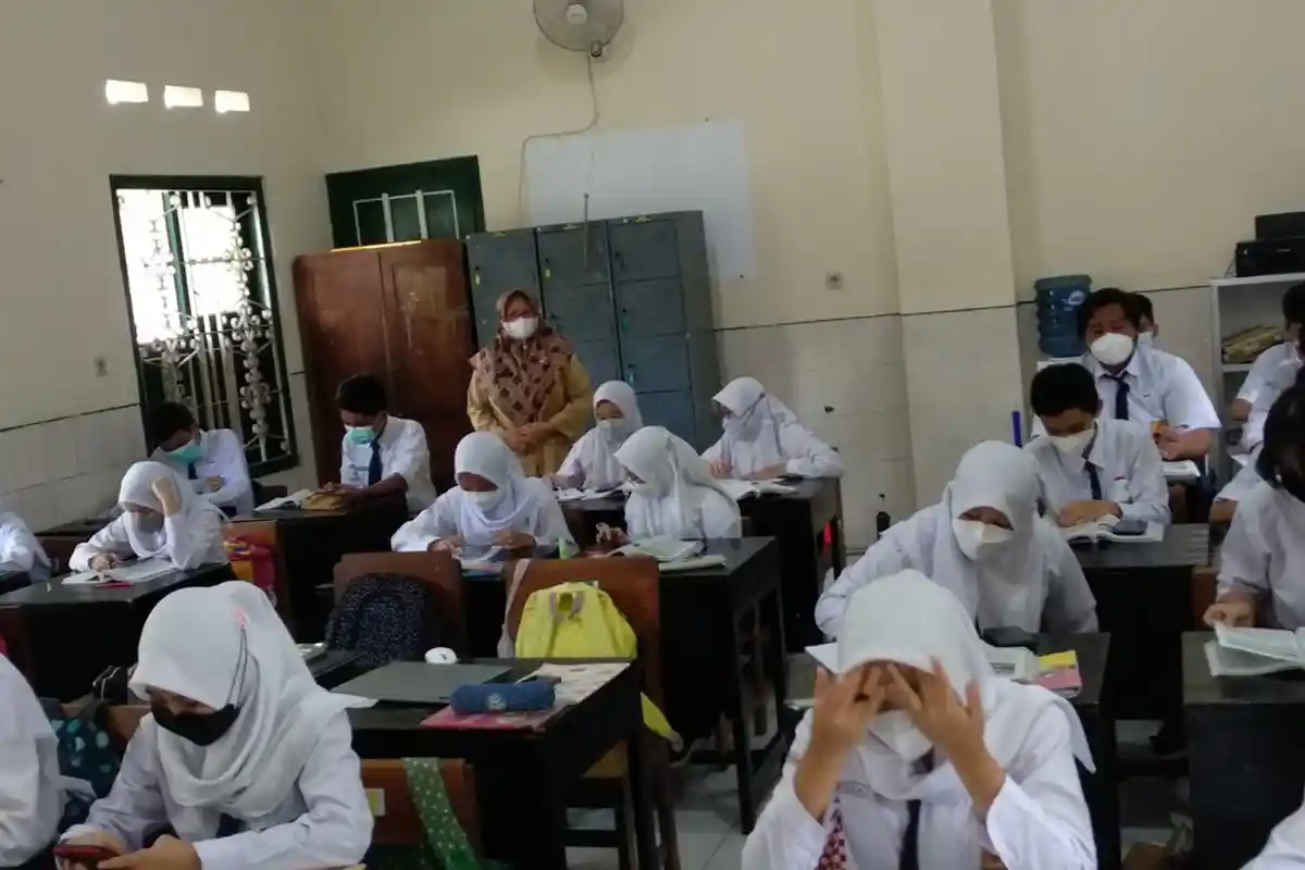 Tak Bisa Jaga Jarak, Sekolah di Kota Yogyakarta Memaksimalkan Ruang Kelas