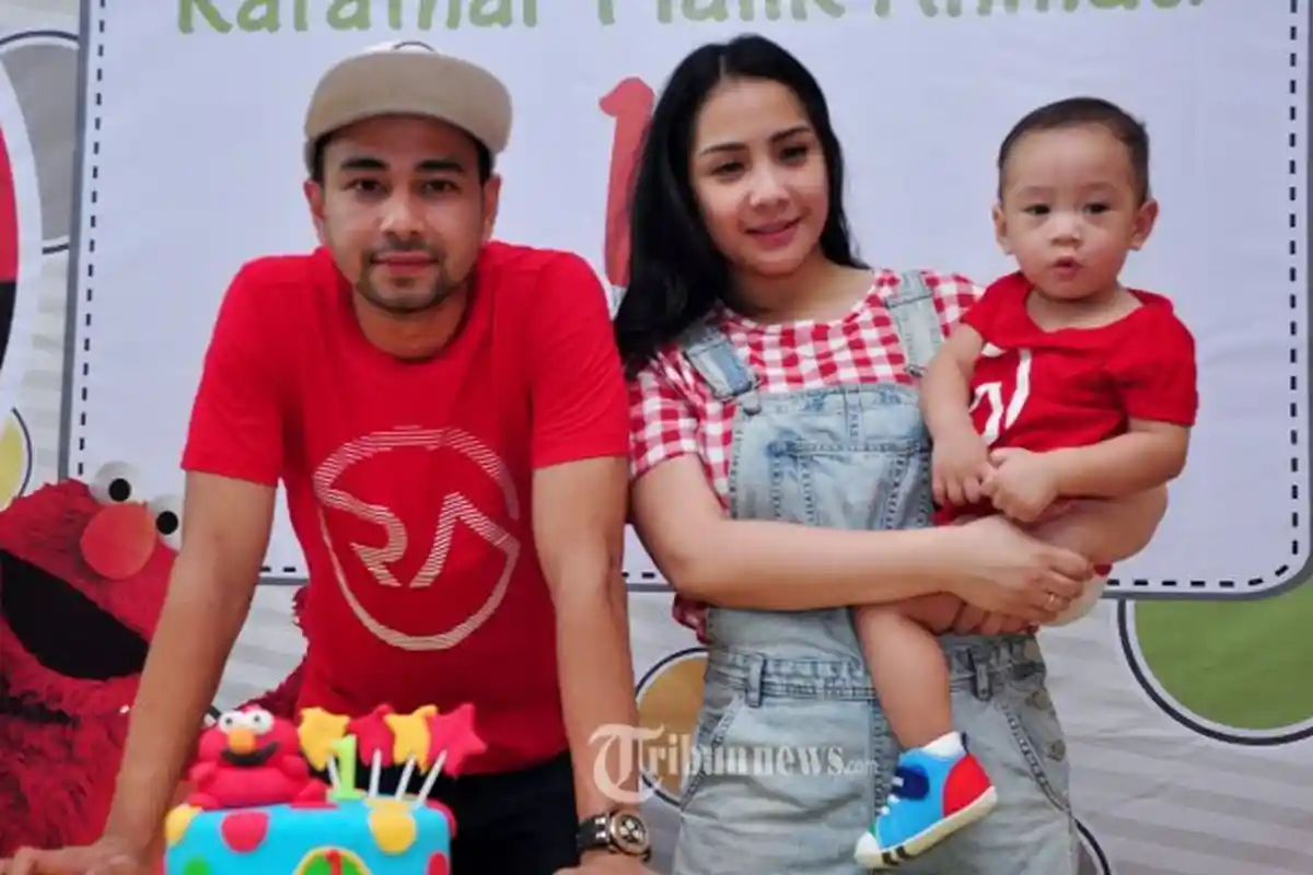 Tajir Melintir ! Nagita Slavina Biarkan Rafathar Beli Makanan Sederhana Ini, Netizen Takjub!