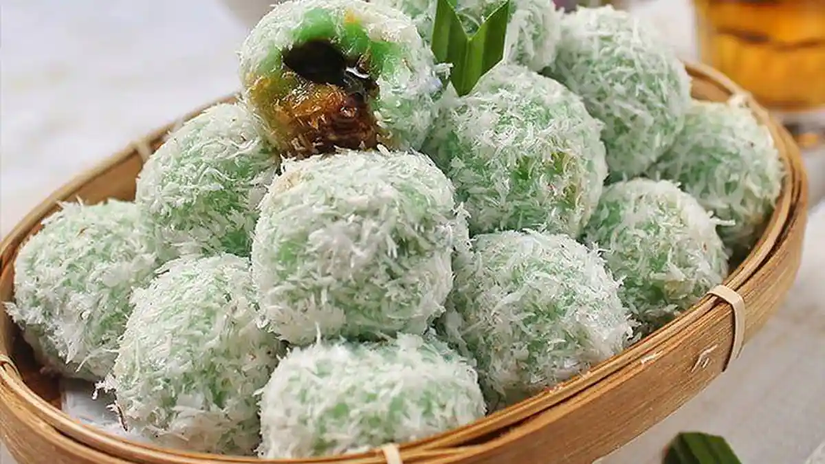 Resep Kue Klepon: Lembut, Kenyal, dan Lumer di Setiap Gigitan