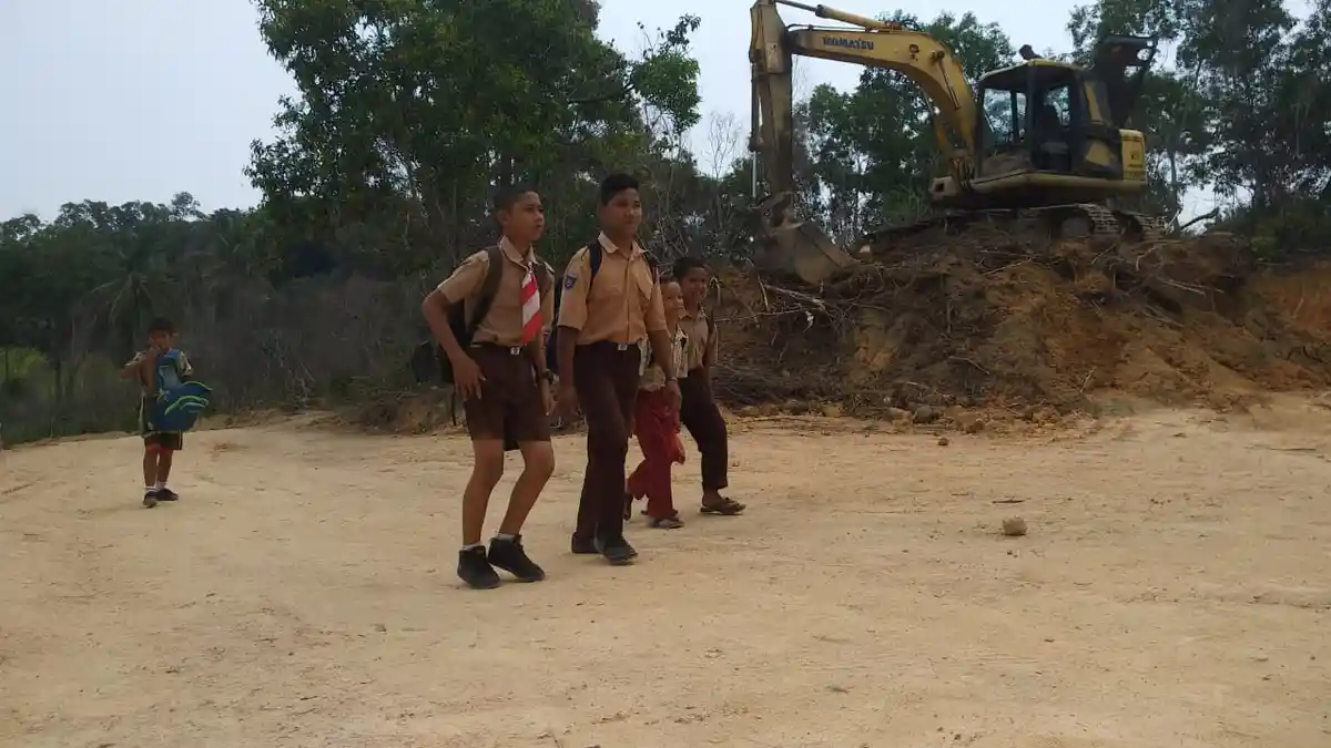 Sejak TMMD 105 Gelar Bakti di Karimun, Pelajar ke Sekolah Sudah Lewat Jalan Pintas