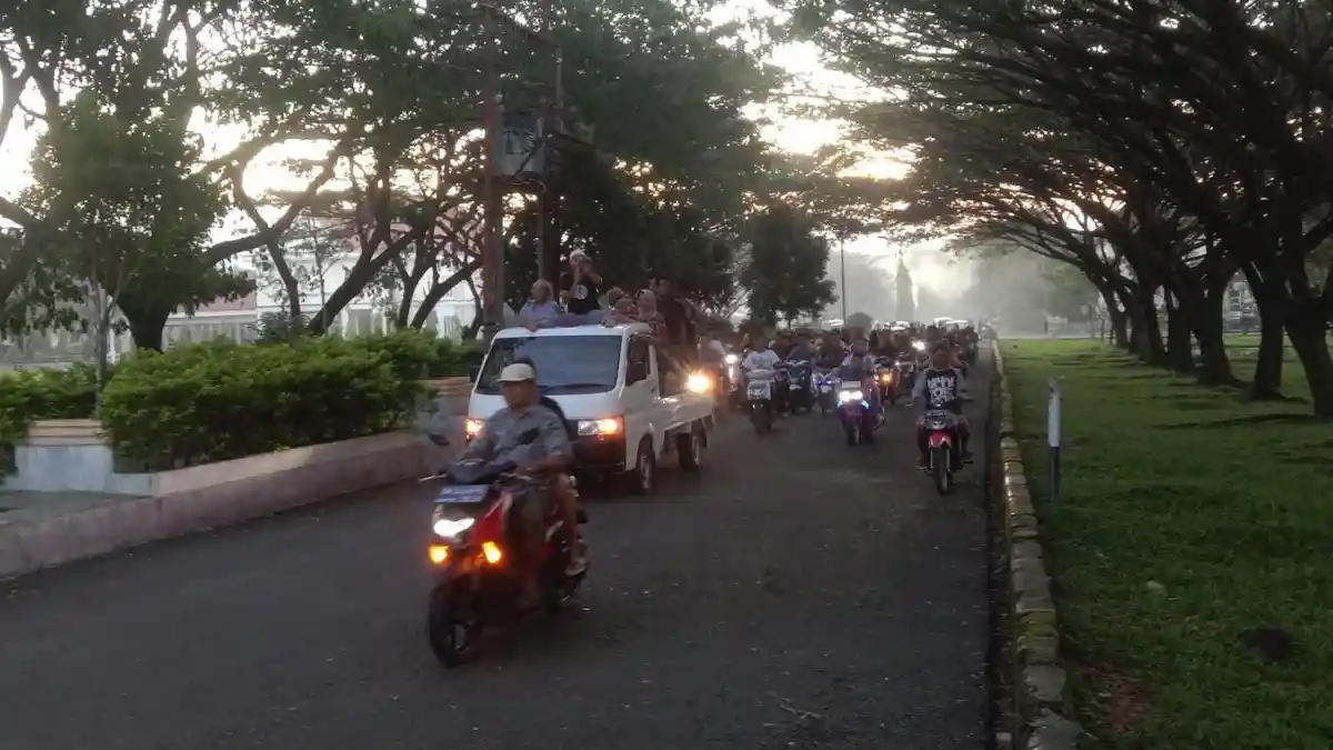 Euforia Kemenangan Thariq-Nurjanah Warnai Gorontalo Utara Usai MK Tolak Gugatan Paslon Romantis