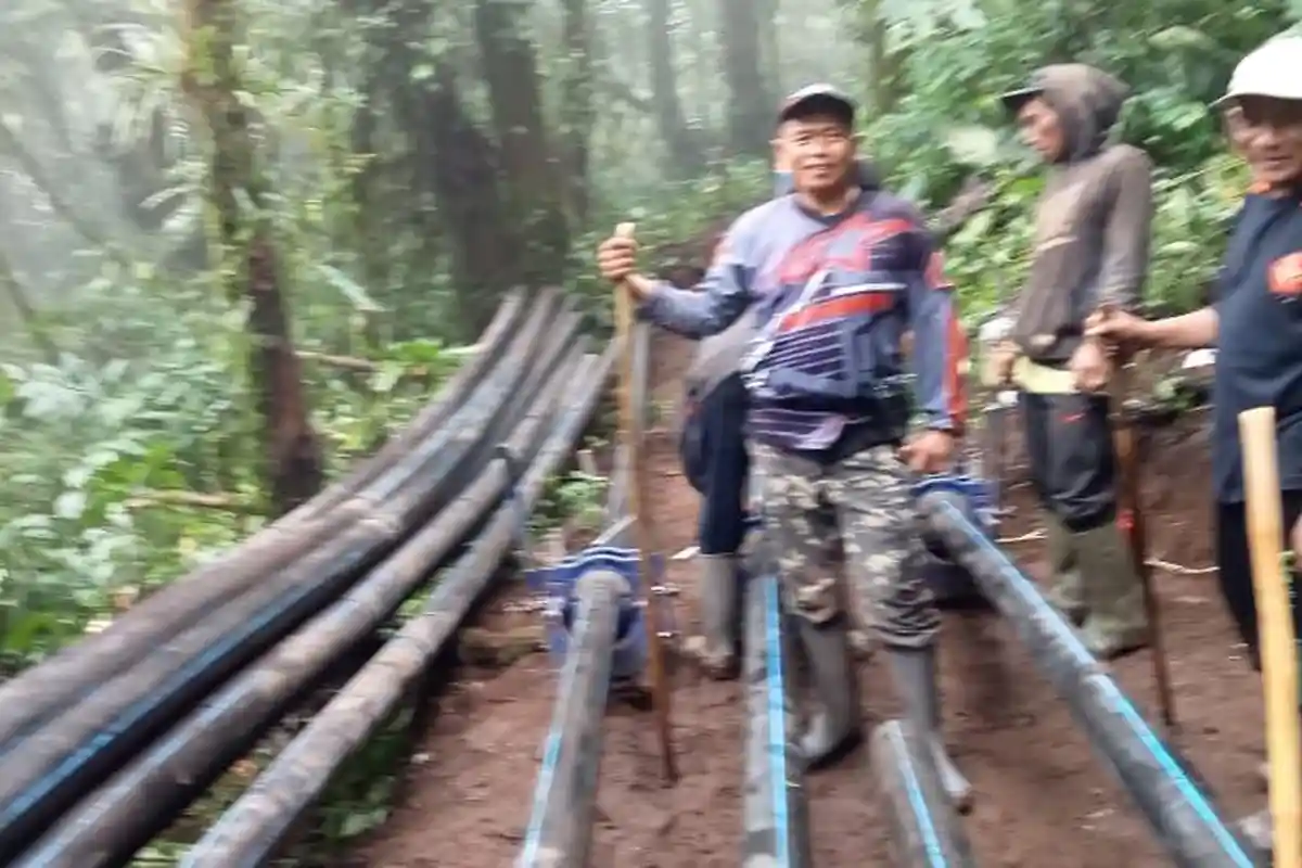 Warga Kalisalak Banyumas Resah Proyek Saluran Air Bersih Sebabkan Hutan Gunung Slamet Longsor