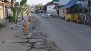 20260614-jalan-rusak-di-bergas-kabupaten-semarang.jpg