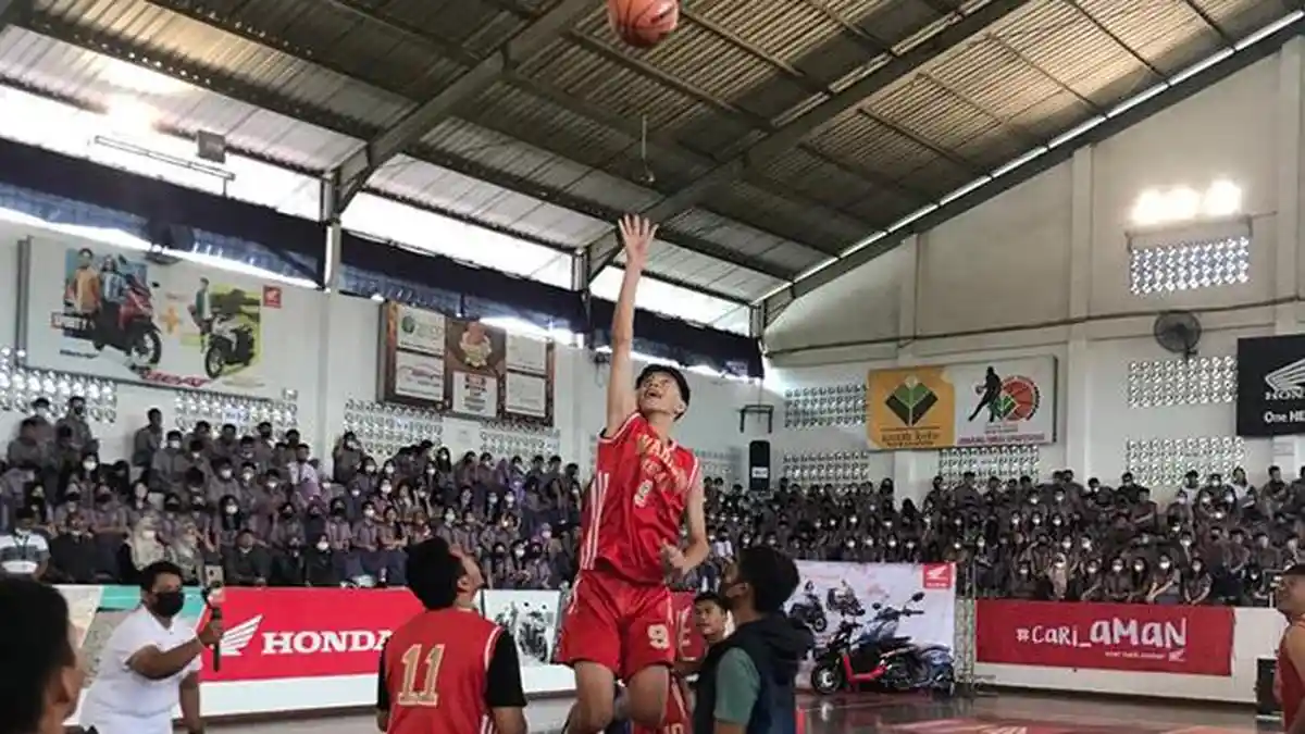 Road Show Honda DBL Bakar Semangat Generasi Juara Sumut