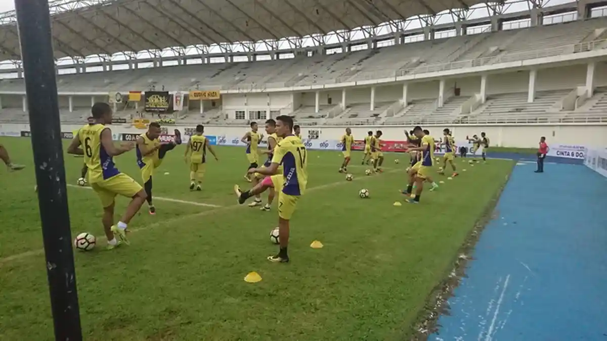 Arema FC Tak Ingin Remehkan Mitra Kukar yang Nihil Pelatih Kepala Definitif