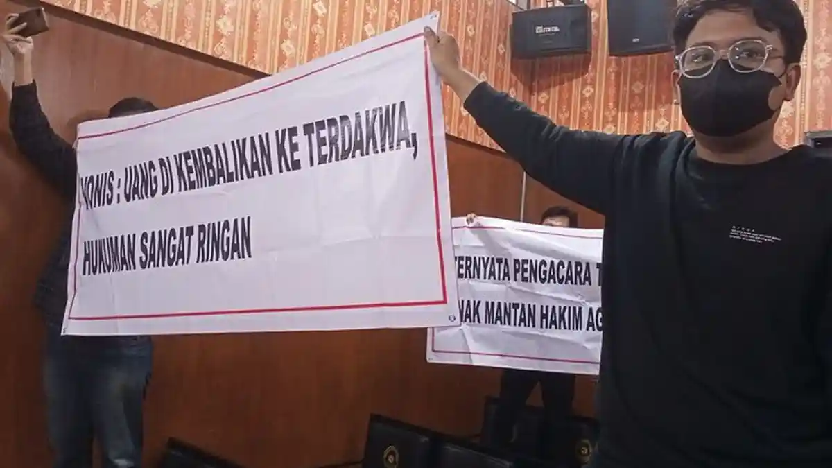 Doni Salmanan Divonis Tak Wajib Ganti Kerugian dan Asetnya Dikembalikan, Persidangan Ricuh!