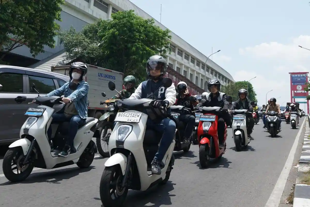 5 Tips Berkendara Sepeda  Motor Listrik dari Astra Motor Sumsel