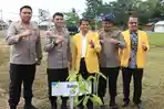 Kapolda-Aceh-dan-Rektor-UTU_tanam-pohon.jpg