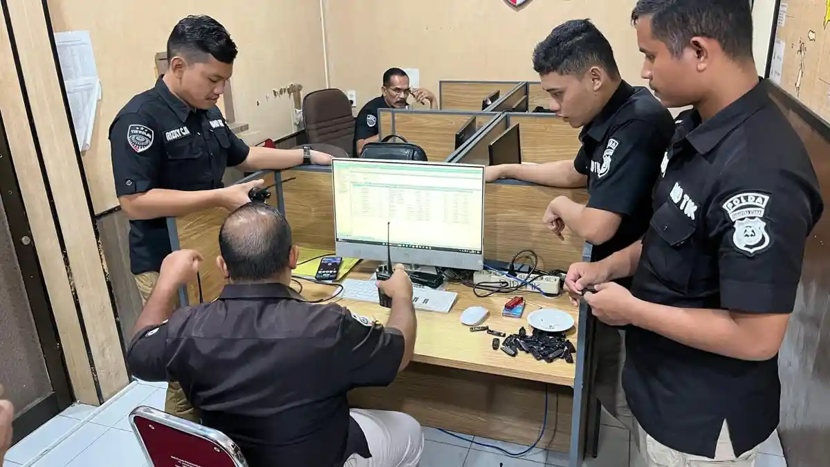 Dukungan Polda Sumut: Serahkan 140 Unit HT APX 1000i ke Polrestabes Medan