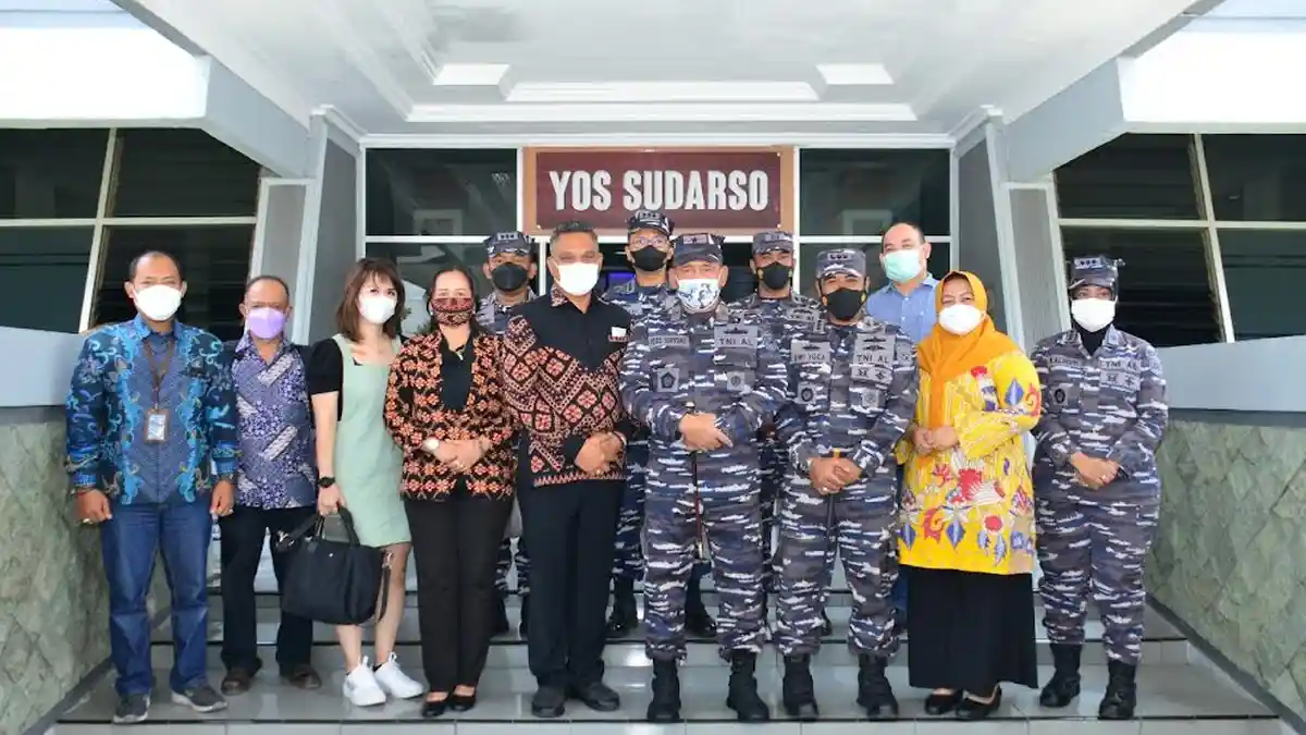Bupati Sikka Jajaki Budidaya Udang Vaname Saat Kunker Ke Lantamal V Surabaya