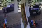 Viral-detik-detik-ayah-tabrak-anaknya-yang-tengah-bermain-di-depan-rumah.jpg