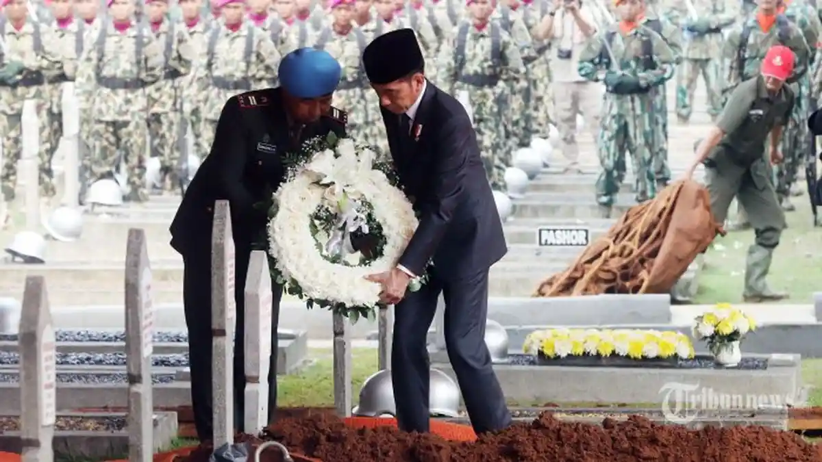 Jadi Trending, Ini Lirik Lagu Gugur Bunga yang Terdengar Jadi Insturumen di Pemakaman BJ Habibie