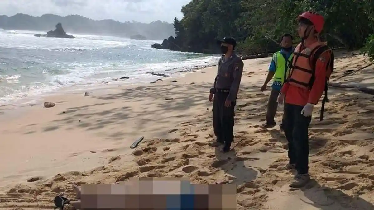 Demi Konten Video, 2 Pria Naik Tebing Setinggi 15 Meter di Pantai Banyu Meneng, Terhempas Lalu Tewas