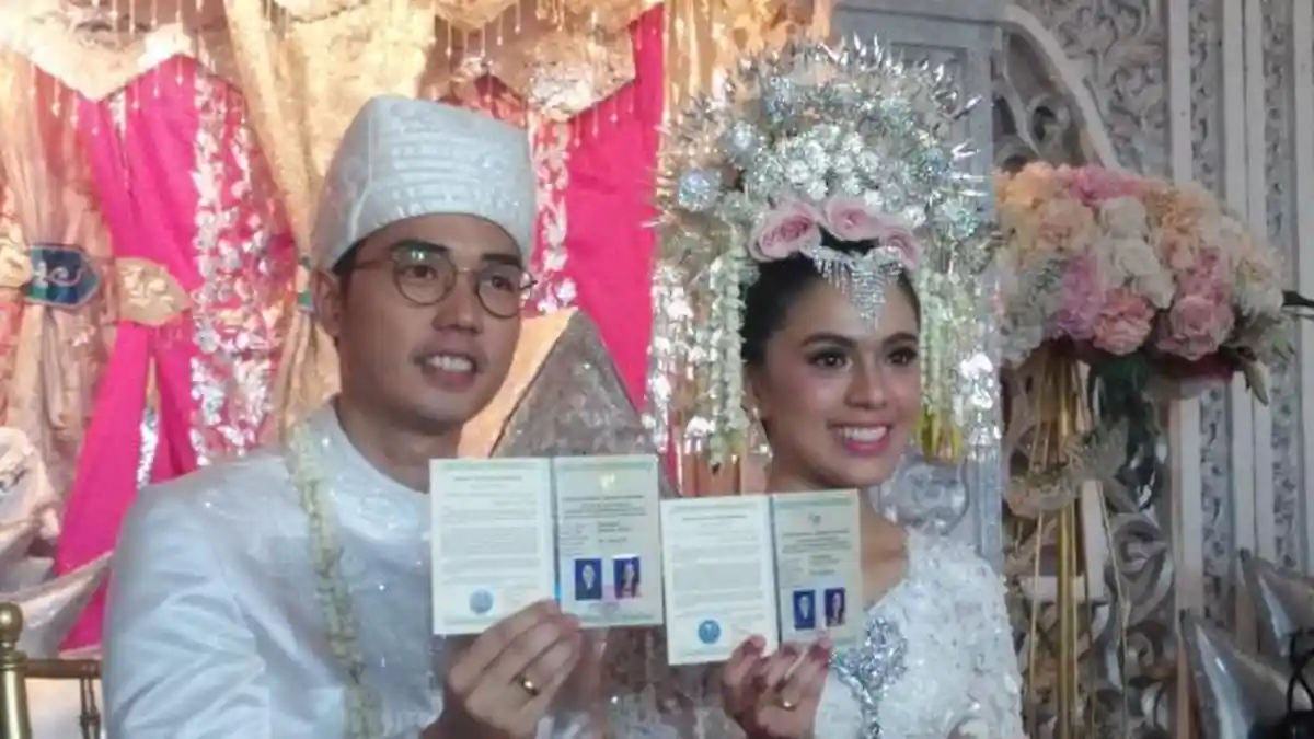 Saat Suaminya Ucapkan Ijab Kabul, Nycta Gina Nguping Sambil Berzikir
