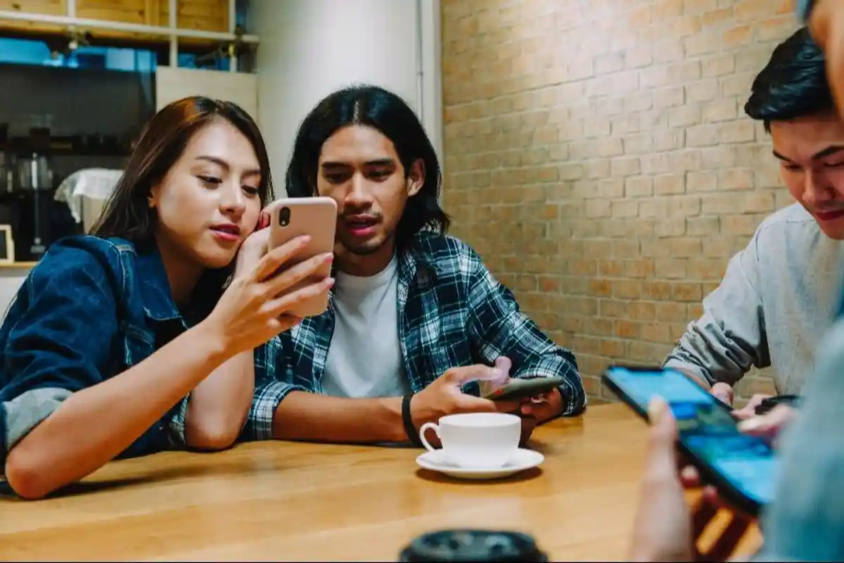Masa Tenang, Saatnya Millennial dan Gen-Z Bergerak Mengulik Caleg Lewat Digital