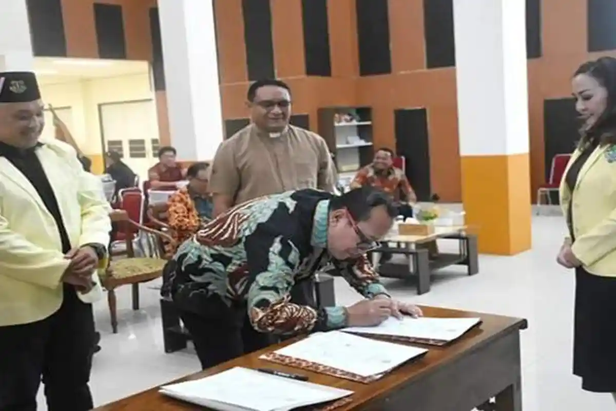 Wabup Sujiwo Beharap Pemuda Katolik Suburkan Keharmonisan di Kubu Raya