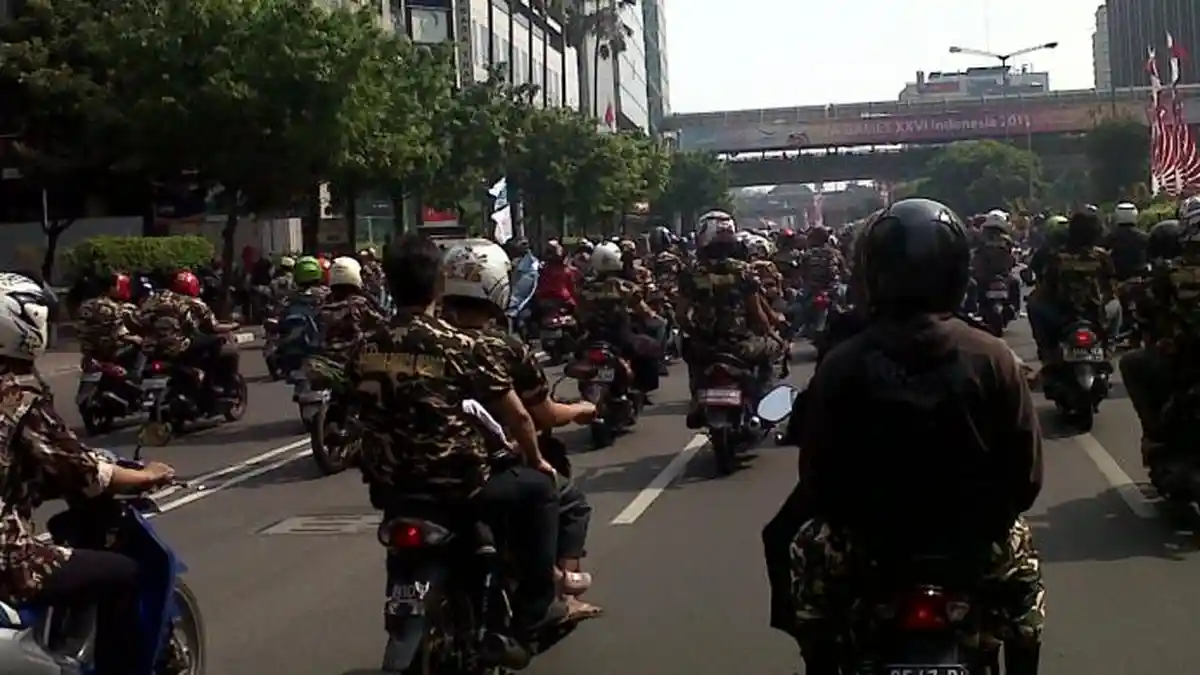 Pendukung Prabowo Kenakan Seragam Loreng-loreng