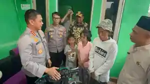 20260130-Suderajat-pedagang-es-gabus-dapat-bantuan-motor.jpg
