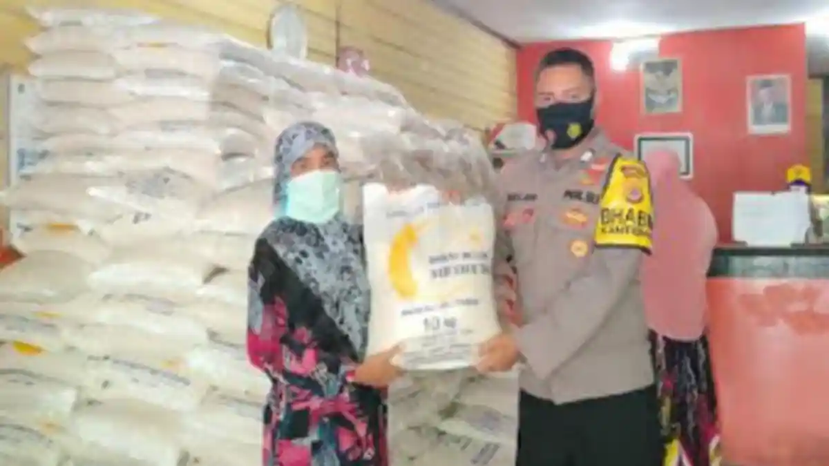 Polisi Kawal Penyaluran Bansos di Simeulue